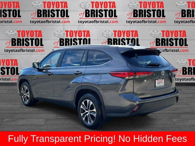 Used 2023 Toyota Highlander XLE AWD/4WD image 6