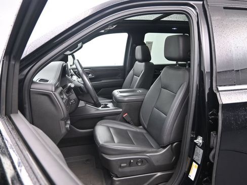 Used 2022 Chevrolet Tahoe LT w/ Luxury Package AWD/4WD image 22