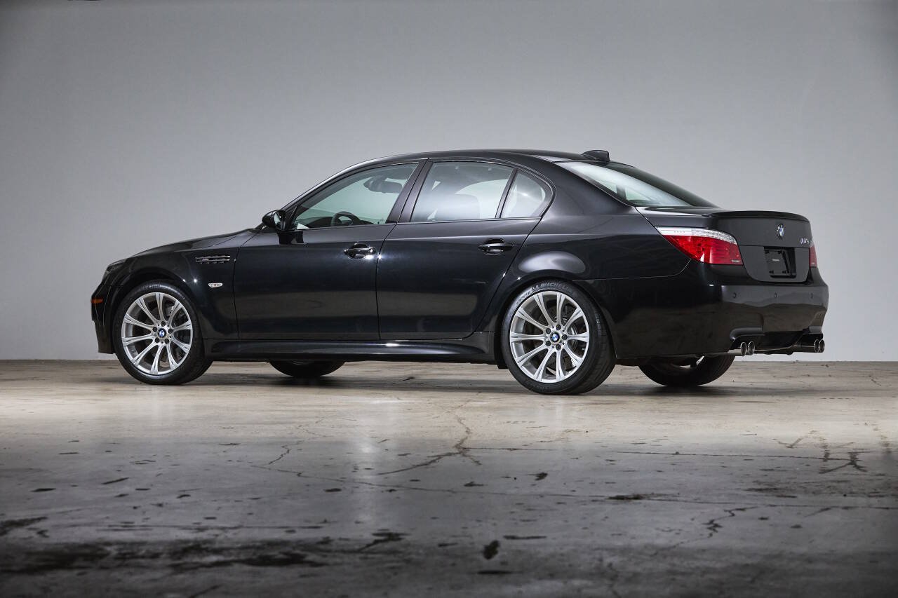 Used 2008 BMW M5 RWD image 9