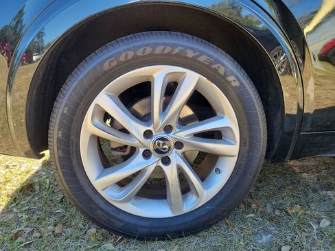 Used 2019 INFINITI QX30 image 15