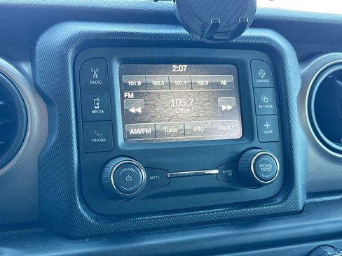 Used 2018 Jeep Wrangler Unlimited Sport AWD/4WD image 29