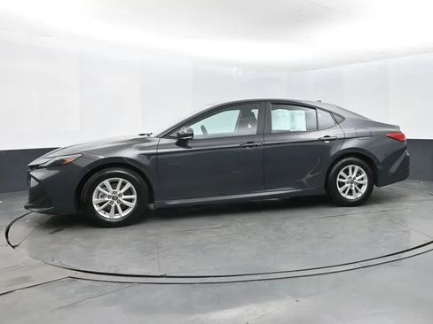 Used 2025 Toyota Camry LE image 5