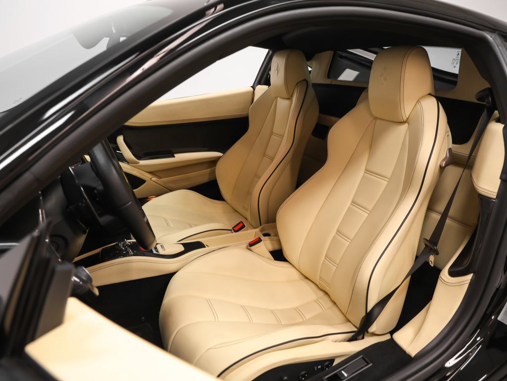Used 2010 Ferrari 458 Italia Coupe RWD image 3