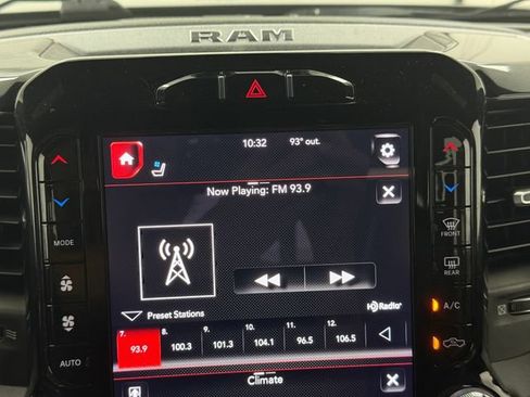 Used 2019 RAM 2500 Laramie w/ Night Edition AWD/4WD image 18
