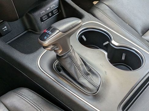 Used 2019 Dodge Durango SXT AWD/4WD image 16
