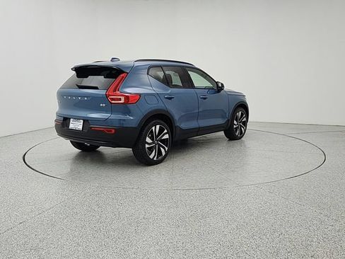 Used 2024 Volvo XC40 B5 Plus w/ Protection Package Premier AWD/4WD image 5