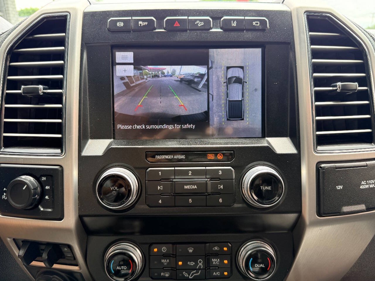 Used 2020 Ford F250 Platinum w/ FX4 Off-Road Package AWD/4WD image 25