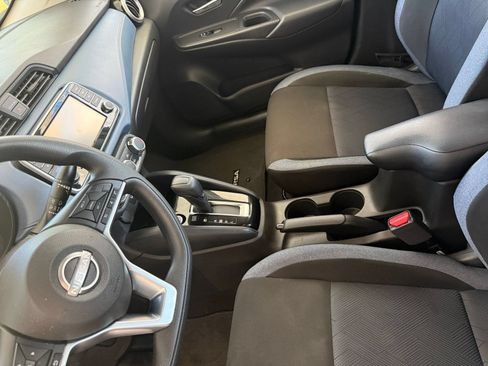 Used 2025 Nissan Versa SV FWD image 39