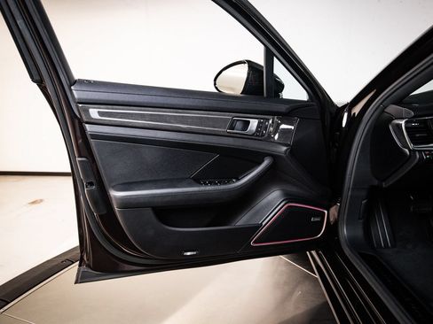 Certified 2023 Porsche Panamera Platinum Edition RWD image 23