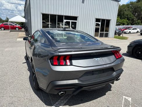Used 2025 Ford Mustang Premium RWD image 7