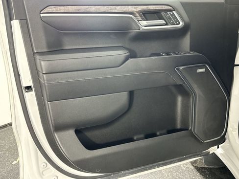 Used 2023 Chevrolet Silverado 1500 LTZ image 32