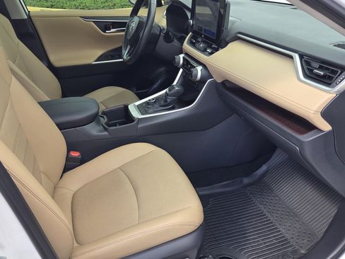 Used 2024 Toyota RAV4 Limited w/ Advanced Technology Package AWD/4WD image 11