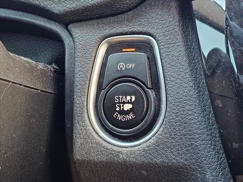 Used 2017 BMW 320i Sedan RWD image 28
