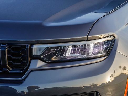 New 2026 Jeep Grand Cherokee Altitude RWD image 5