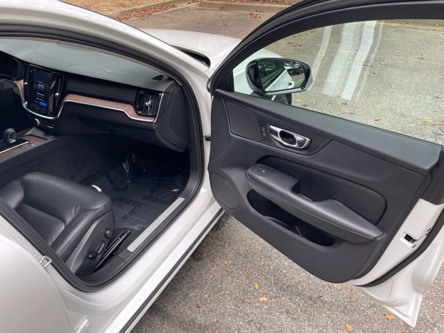 Certified 2023 Volvo S60 B5 Plus AWD/4WD image 14