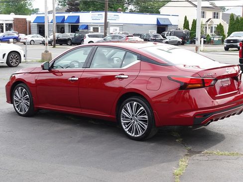 Used 2024 Nissan Altima 2.5 SL AWD/4WD image 2
