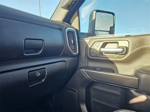 Used 2023 GMC Sierra 2500 AT4 image 31