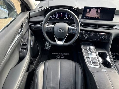 Certified 2025 INFINITI QX60 Luxe w/ Vision Package image 18