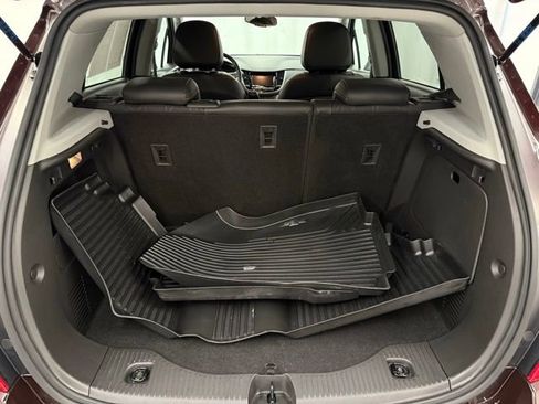 Used 2020 Chevrolet Trax LT w/ LT Convenience Package image 6