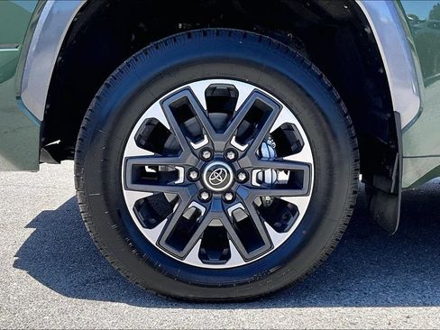 Used 2023 Toyota Tundra Limited AWD/4WD image 35