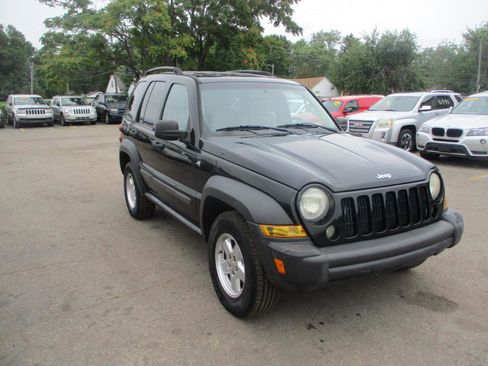 Used 2007 Jeep Liberty Sport AWD/4WD image 1