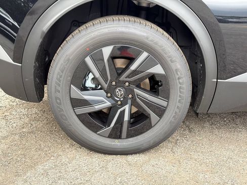 New 2026 Toyota C-HR AWD/4WD image 19