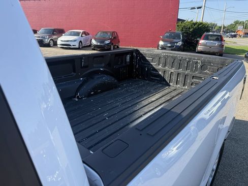 Used 2017 Ford F150 XL w/ Equipment Group 101A Mid RWD image 14