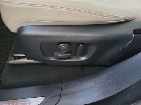 Used 2021 Land Rover Range Rover Velar S image 14