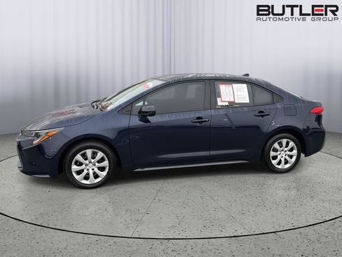 Certified 2025 Toyota Corolla LE w/ Convenience Package FWD image 3