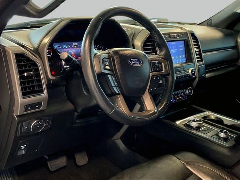 Used 2020 Ford Expedition XLT w/ Equipment Group 202A AWD/4WD image 18