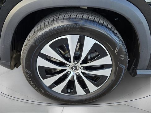 Used 2025 Mercedes-Benz GLE 450e 4MATIC image 9