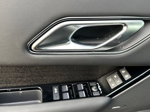 New 2026 Land Rover Range Rover Velar Dynamic SE image 10
