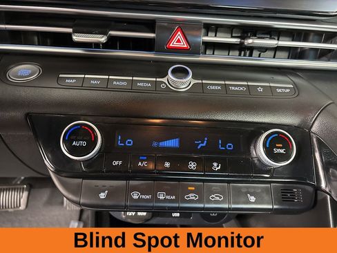 Used 2025 Hyundai Elantra SEL FWD image 16