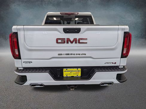 Used 2025 GMC Sierra 1500 AT4 w/ Technology Package AWD/4WD image 5