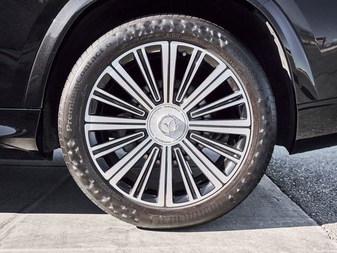Used 2024 Mercedes-Benz Maybach GLS 600 4MATIC image 19