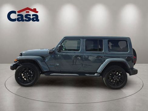 Used 2025 Jeep Wrangler Unlimited Sahara AWD/4WD image 5