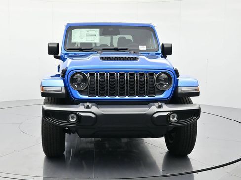 New 2026 Jeep Gladiator Sport AWD/4WD image 2