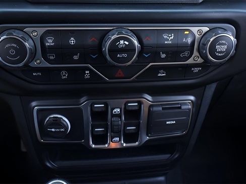 Used 2022 Jeep Gladiator Overland w/ Popular Equipment Package image 21