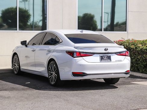 Used 2025 Lexus ES 300h w/ Premium Package FWD image 6