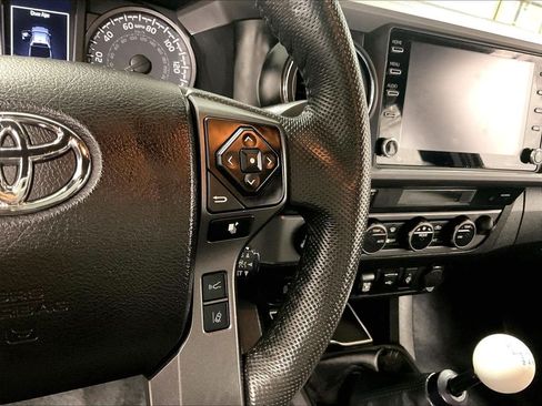 Used 2022 Toyota Tacoma TRD Sport w/ Technology Package AWD/4WD image 23