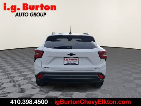 Used 2025 Chevrolet Trax RS image 5