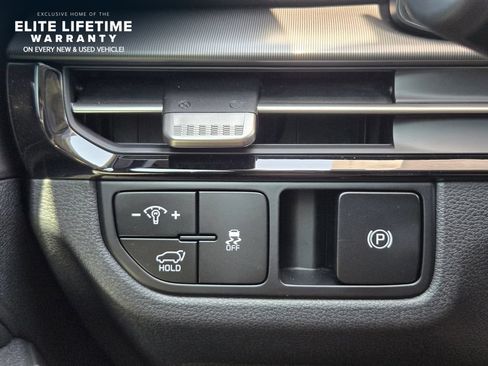 Used 2026 Kia Sportage EX FWD image 21