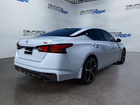 Used 2024 Nissan Altima 2.5 SR FWD image 5
