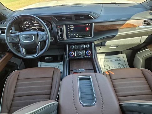 Used 2023 GMC Yukon Denali Ultimate w/ LPO, Floor Liner Package AWD/4WD image 12