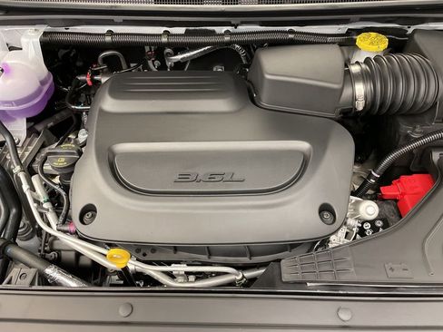 New 2026 Chrysler Pacifica Select FWD image 18