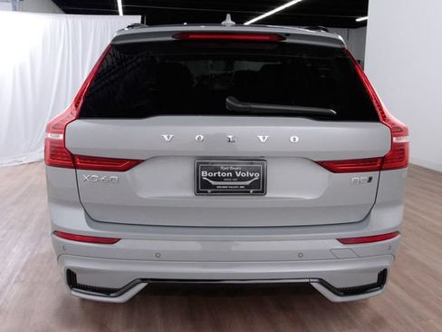 Certified 2025 Volvo XC60 B5 Plus AWD/4WD image 4
