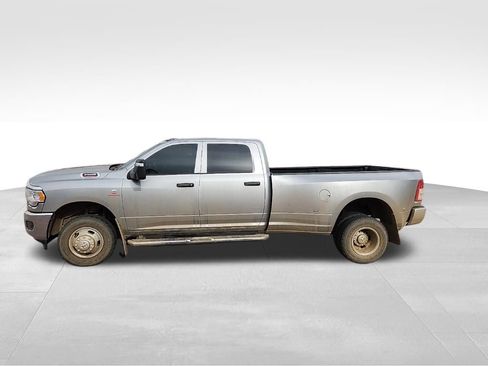 Used 2023 RAM 3500 Tradesman w/ Chrome Appearance Group image 33