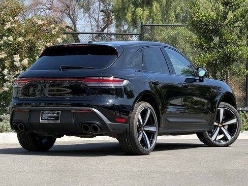 Used 2026 Porsche Macan AWD/4WD image 7