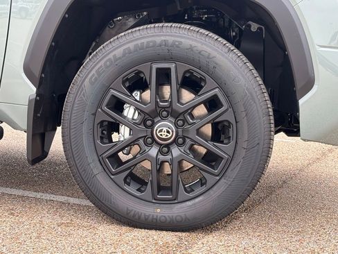 New 2026 Toyota Tundra Limited AWD/4WD image 8