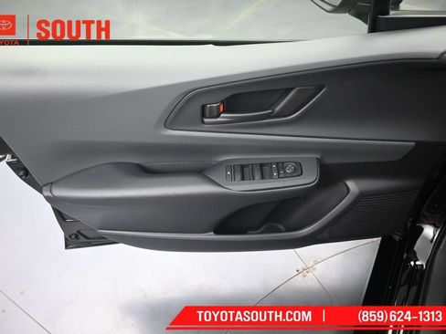 Used 2025 Toyota Prius LE AWD/4WD image 25